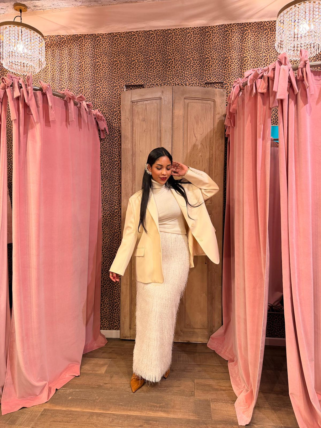 Gonna lunga con frange e vita alta