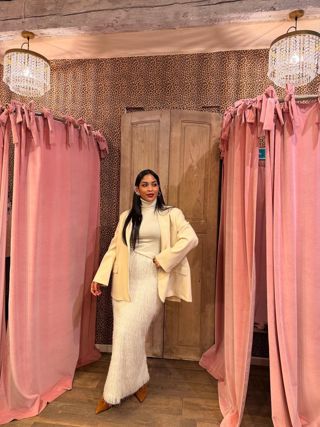 Gonna lunga con frange e vita alta