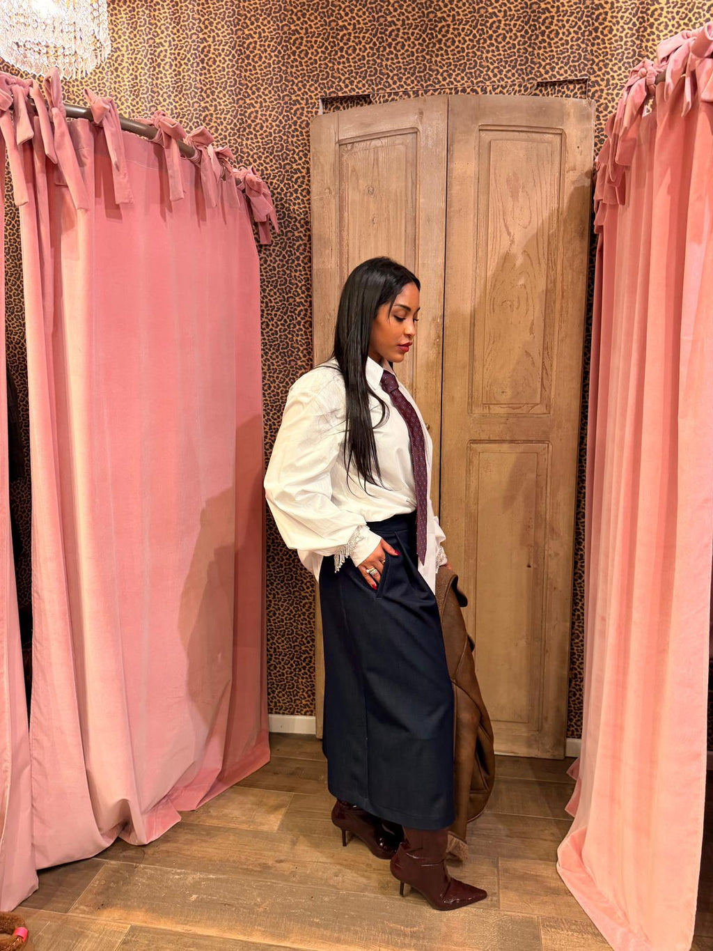 Camicia over con frange gioiello ai polsi