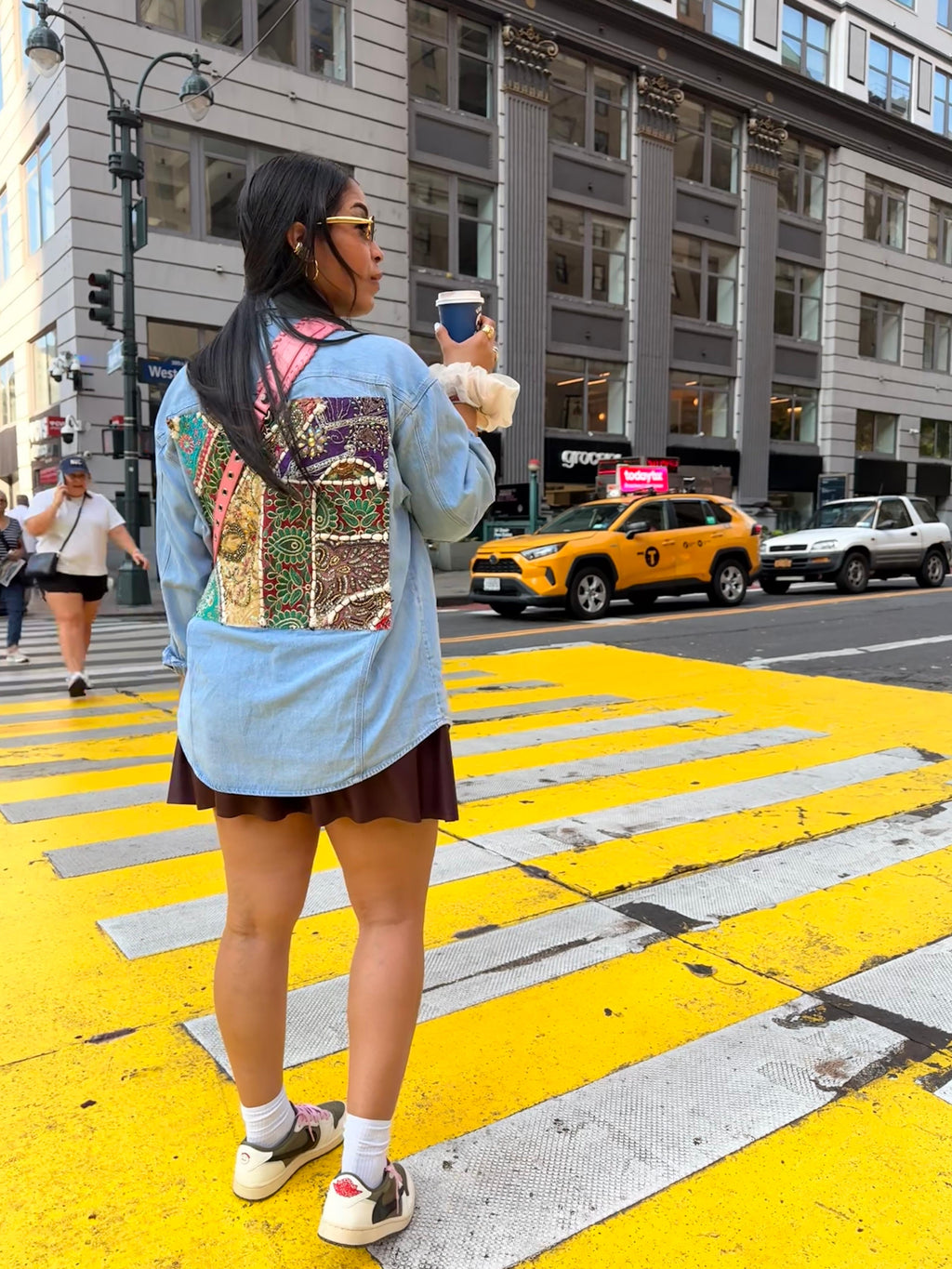 Camicia oversize con tasche frontali
